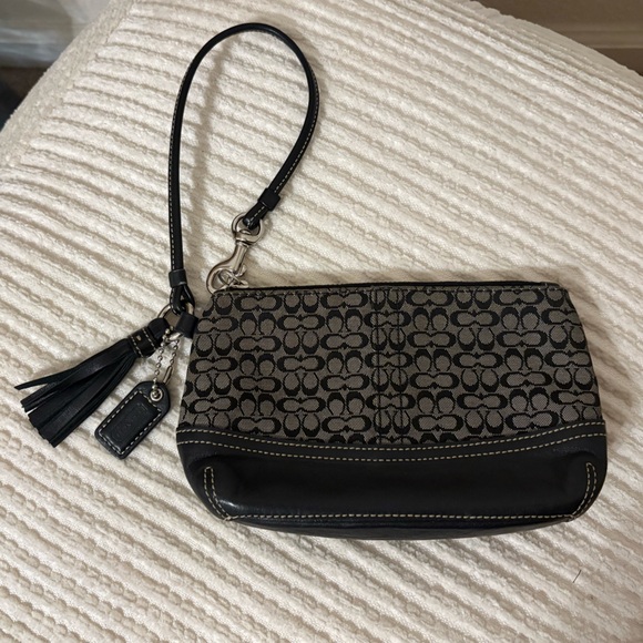 Coach Black and Gray Signature Patterned Wristlet with Hangtag and Tassel - Picture 1 of 7